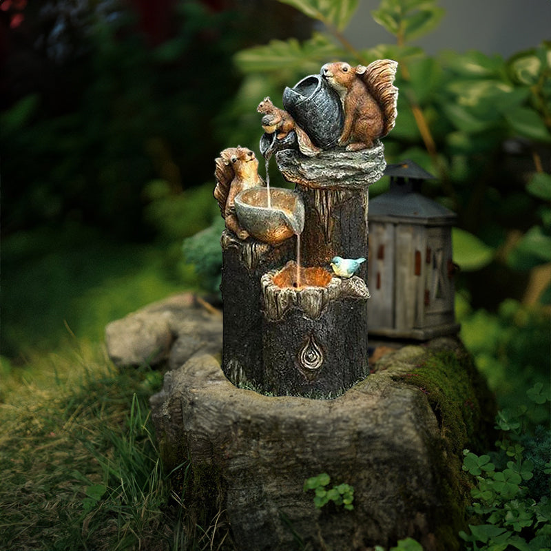 Solarbetriebener Gartenbrunnen | Ente & Eichhörnchen Harzstatue